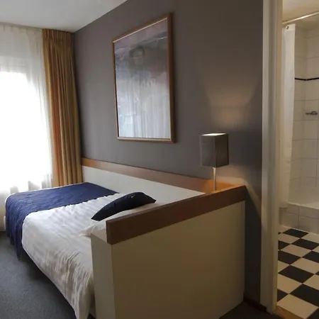 Boer Goossens 3* 덴던겐